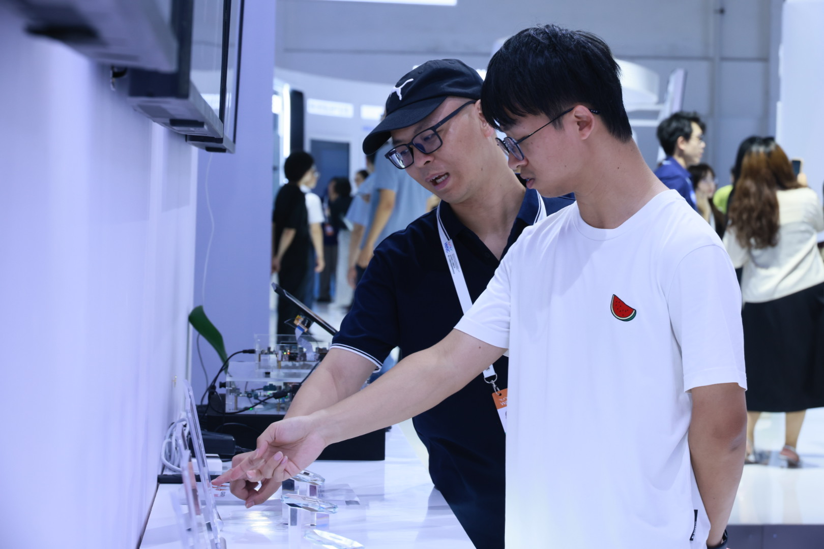 亚洲AV永久无码精品三区在线4