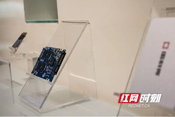 亚洲AV永久无码精品三区在线4