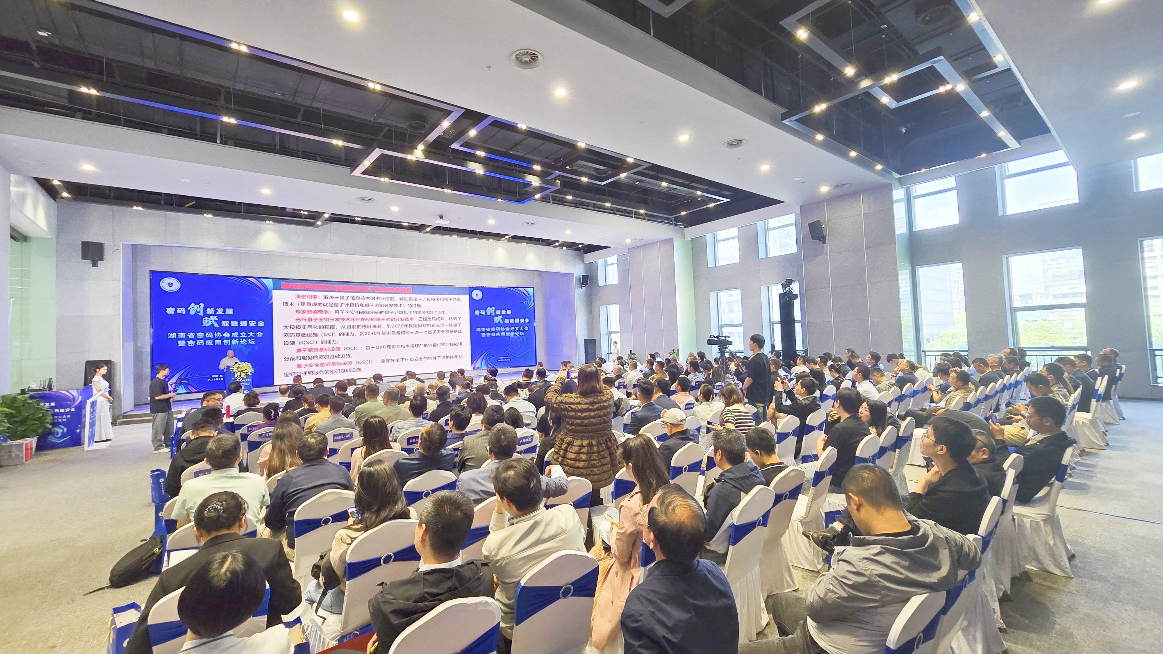 亚洲AV永久无码精品三区在线4