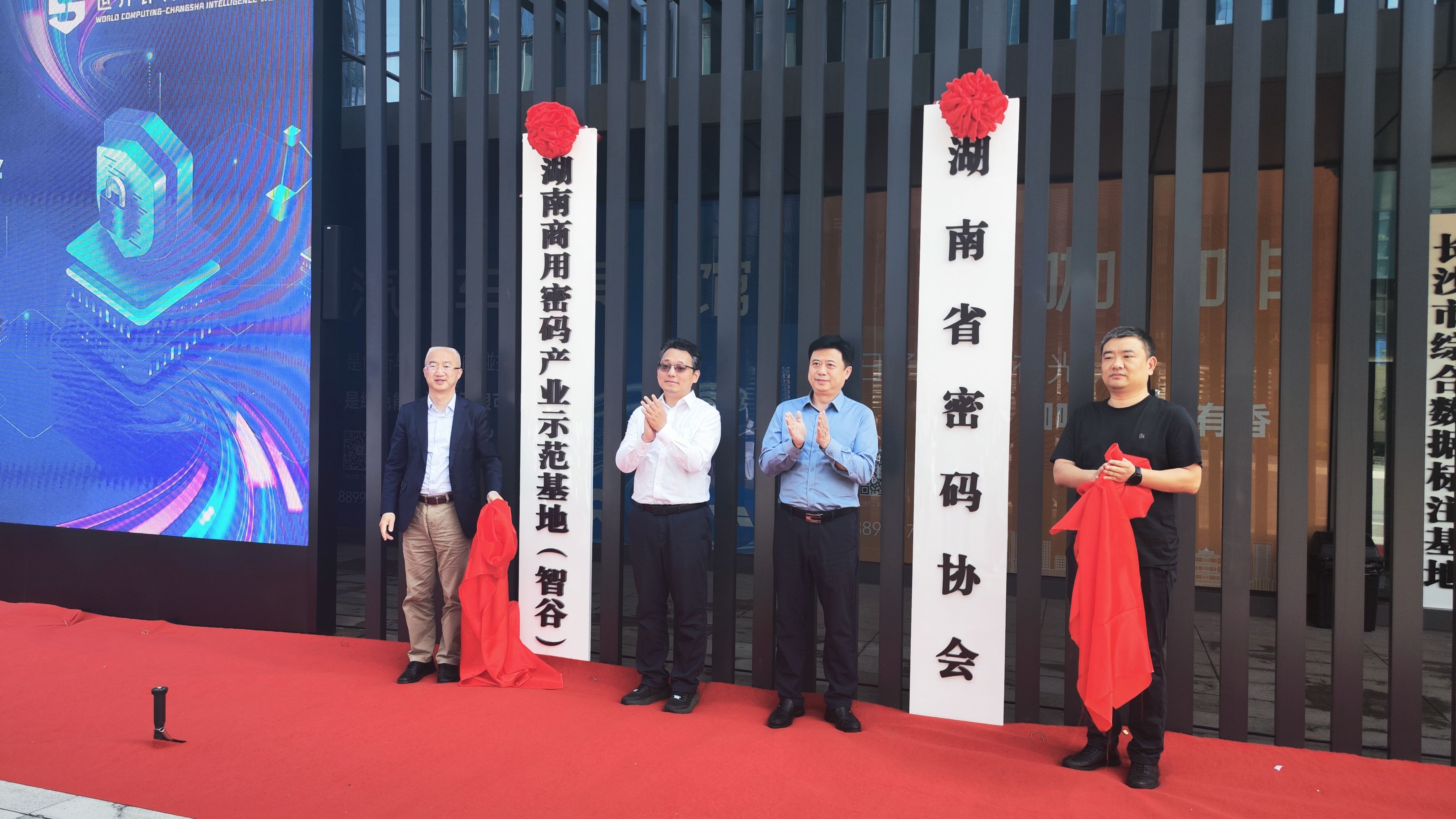 亚洲AV永久无码精品三区在线4