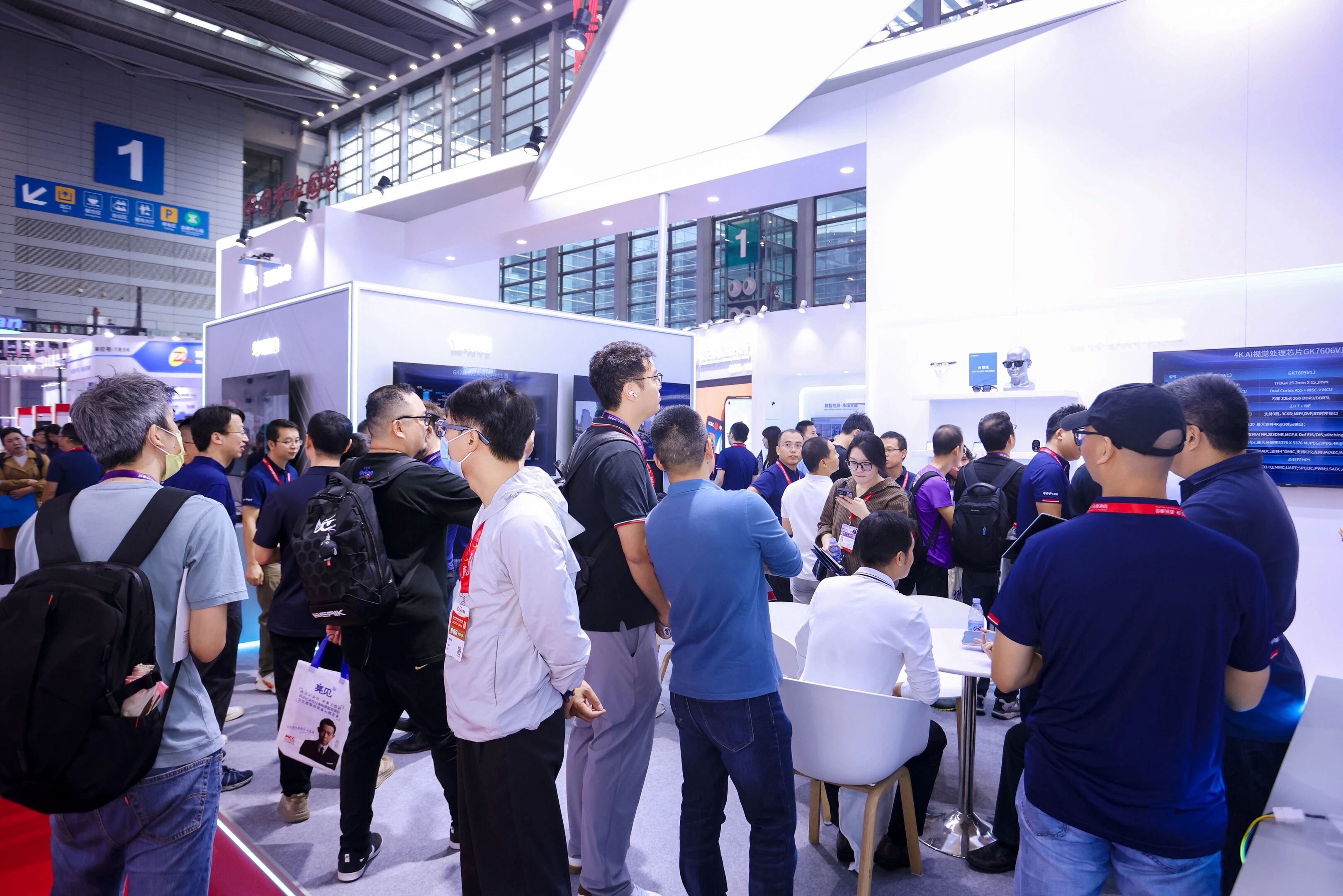 亚洲AV永久无码精品三区在线4